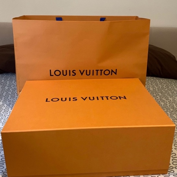 Authentic Louis Vuitton Mens Avenue Sling Bag - Picture 12 of 12